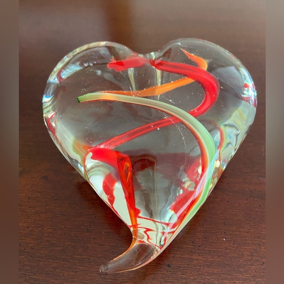 Art Glass Free Form Heart with Ribbon Details Unsigned - Picture 3 of 8